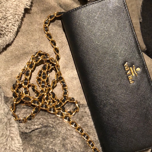 Prada Saffiano Wallet Purse - Picture 1 of 8